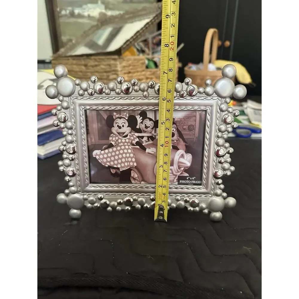 Disney Parks Silver Tone Metal Mickey Mouse Icon 4x6 Photo Picture Frame New
